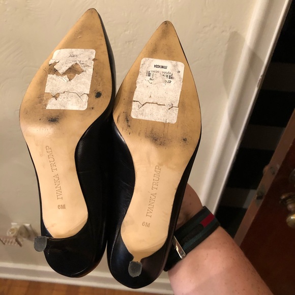 Ivanka Trump Black leather pumps (heels) - Picture 7 of 7